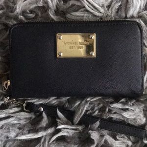 Micheal Kors wristlet